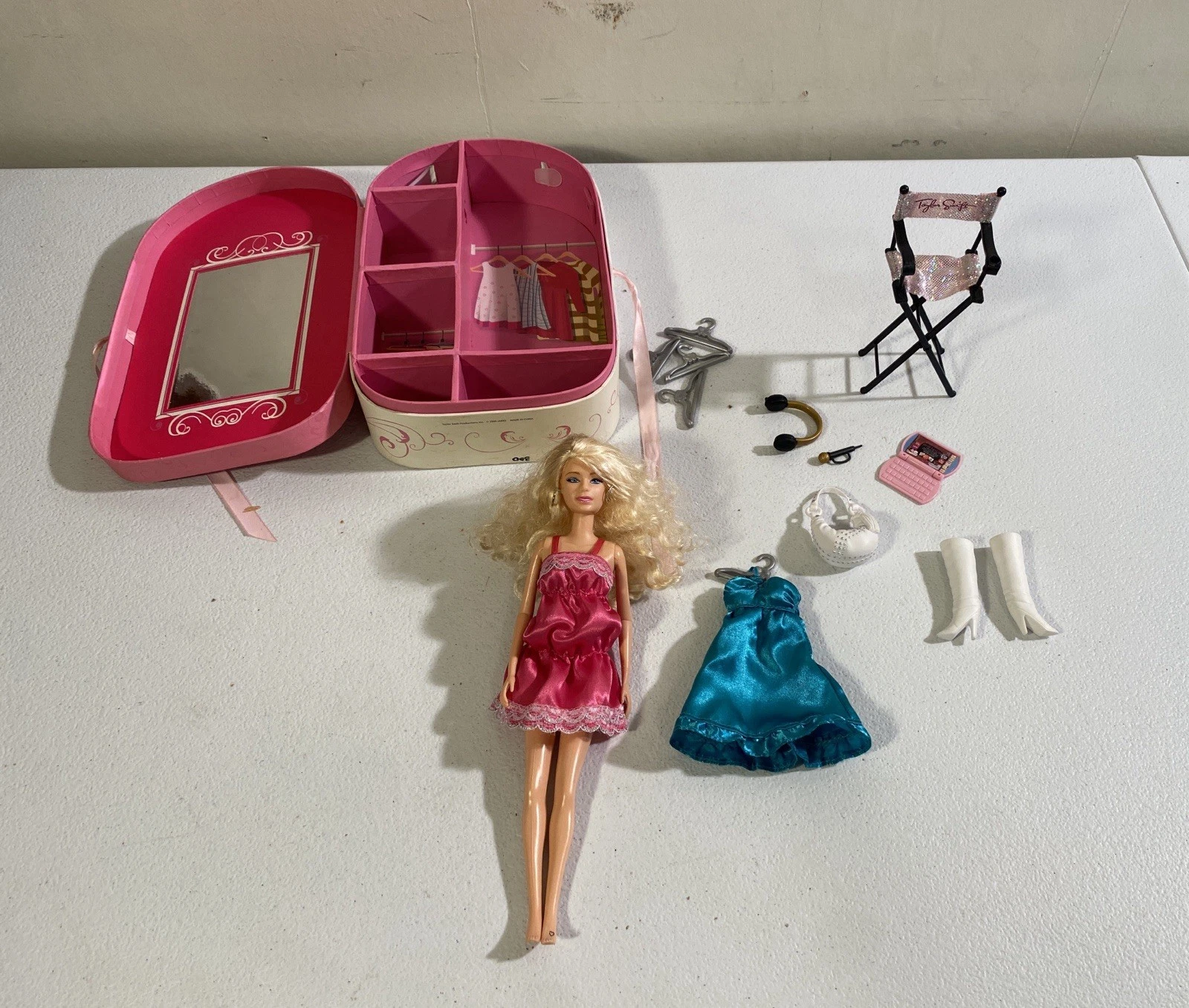 2010 Taylor Swift Barbie JAKKS Pacific & 2009 Ward